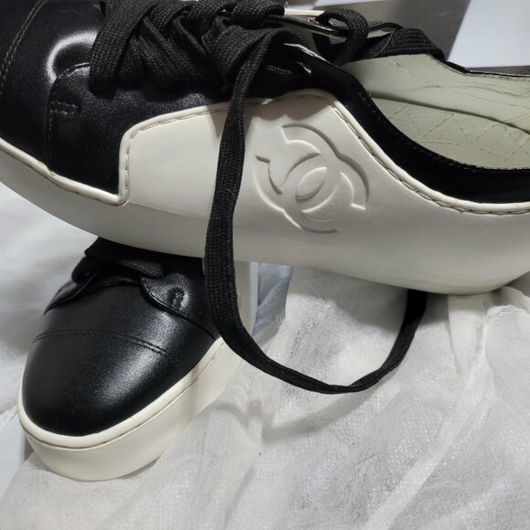 Chanel Shoes Size 37 - Picture 2 of 3